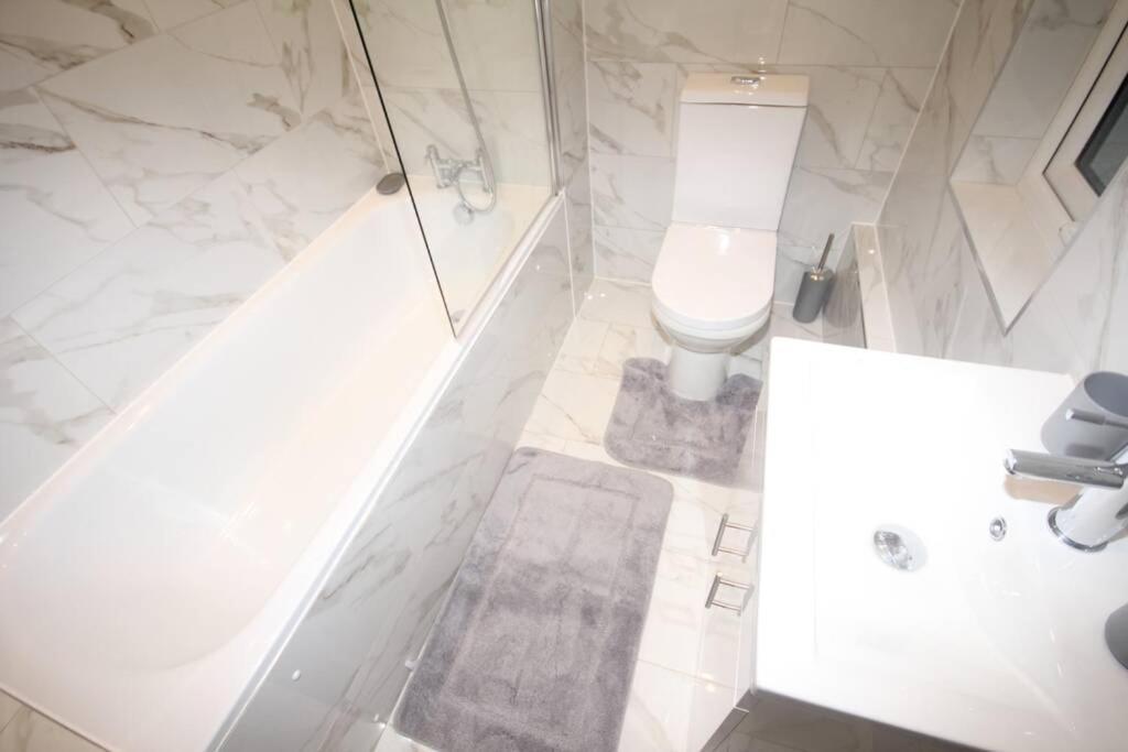 Great West Road Apartments Flat D Λονδίνο Εξωτερικό φωτογραφία